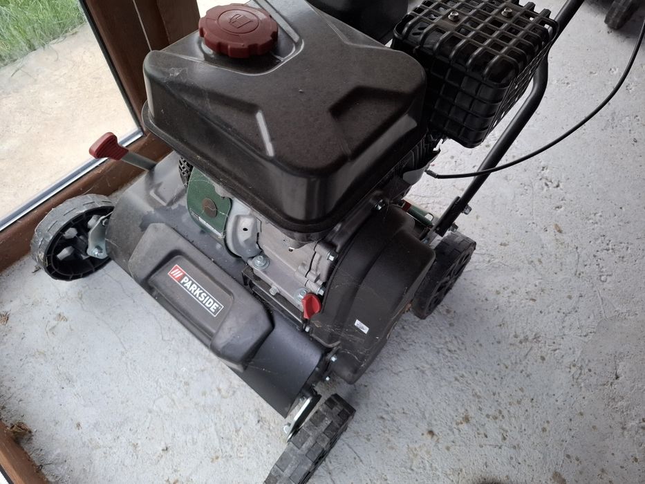 Бензинов Аератор скарификатор за трева райграс