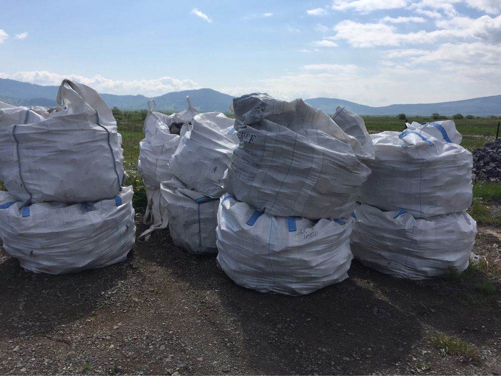 Piatra cubica la producatori