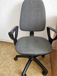 Кресло продаётся недорого