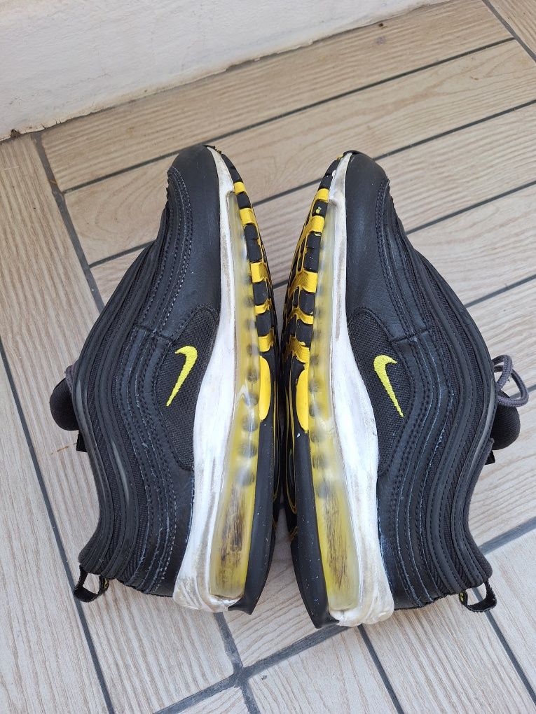 Видове Nike Air max97 и Nike Downshifter 13