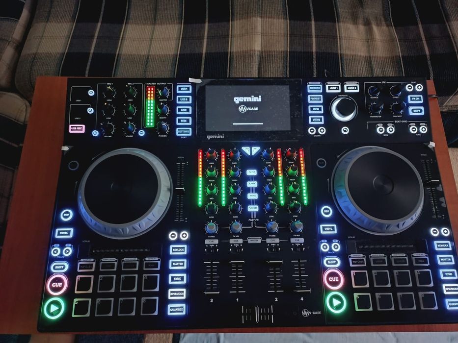 Vând consolă marca Gemini sdj 4000