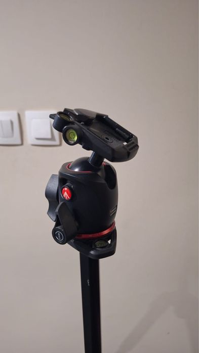 Статив Manfrotto Tripod с 90° Arm + Tilt Head