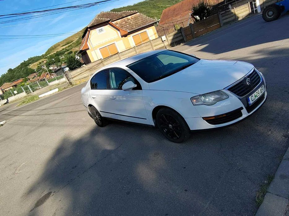 Vând Volkswagen Passat b6