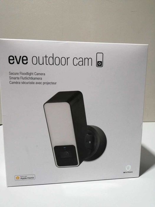 Камера Eve - Outdoor Cam Secure Floodlight черна