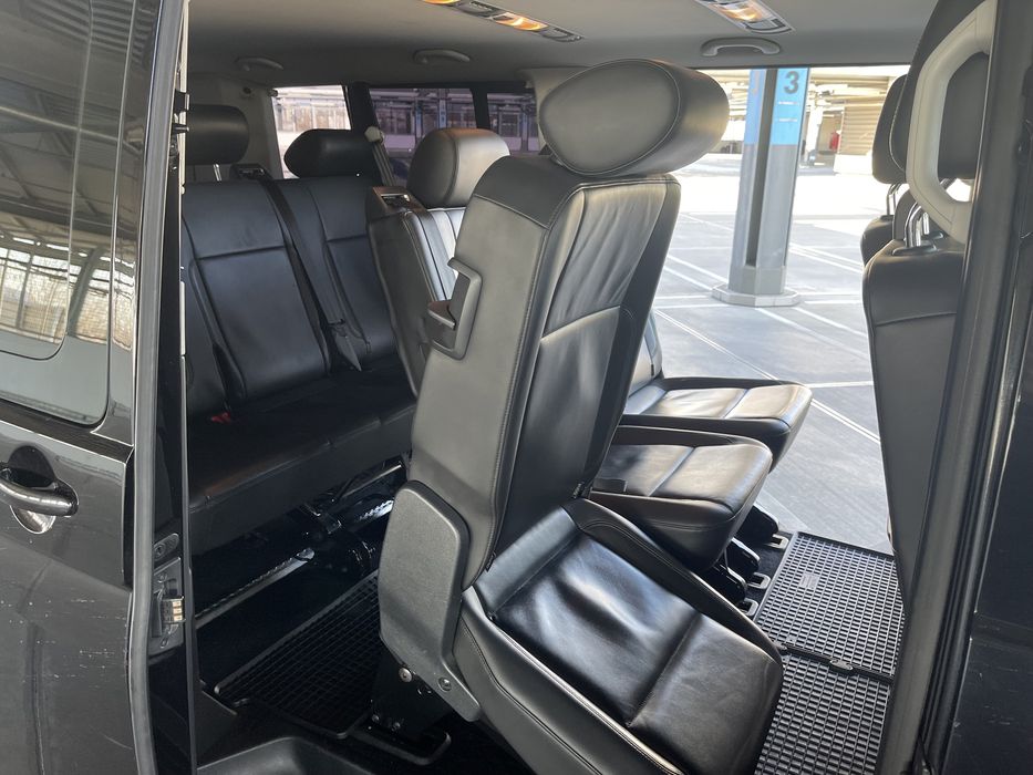 Inchiriere microbuz 8+1 VW Caravelle AUTOMAT