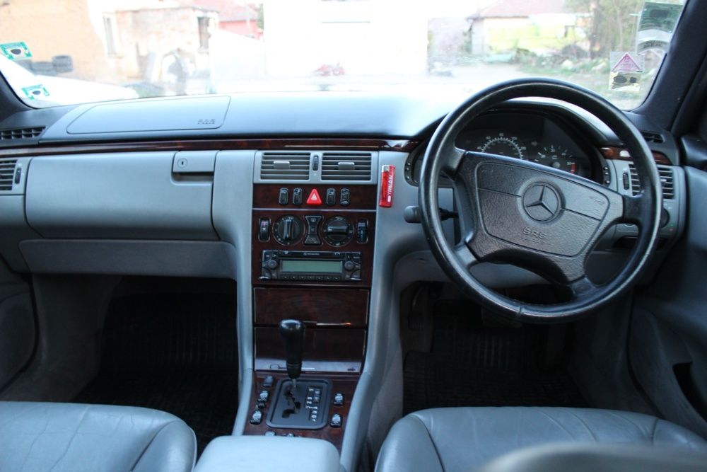 НА ЧАСТИ Mercedes W210 E300Td Седан / Мерцедес В210