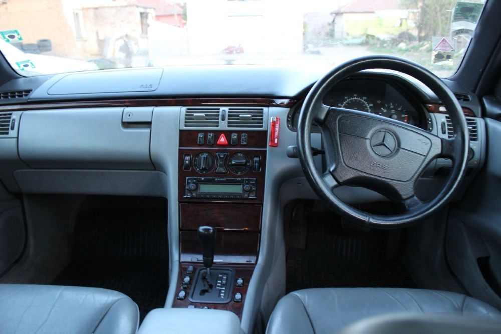 НА ЧАСТИ!!! Mercedes W210 E300Td Седан / Мерцедес В210