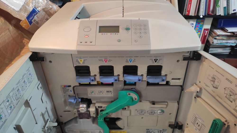 Цветен лазерен принтер мрежови HP Laser Jet 9500