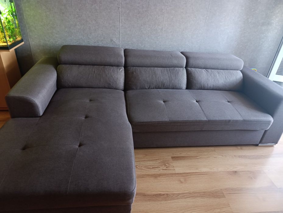 Продавам ъглов диван с функция сън и ракла