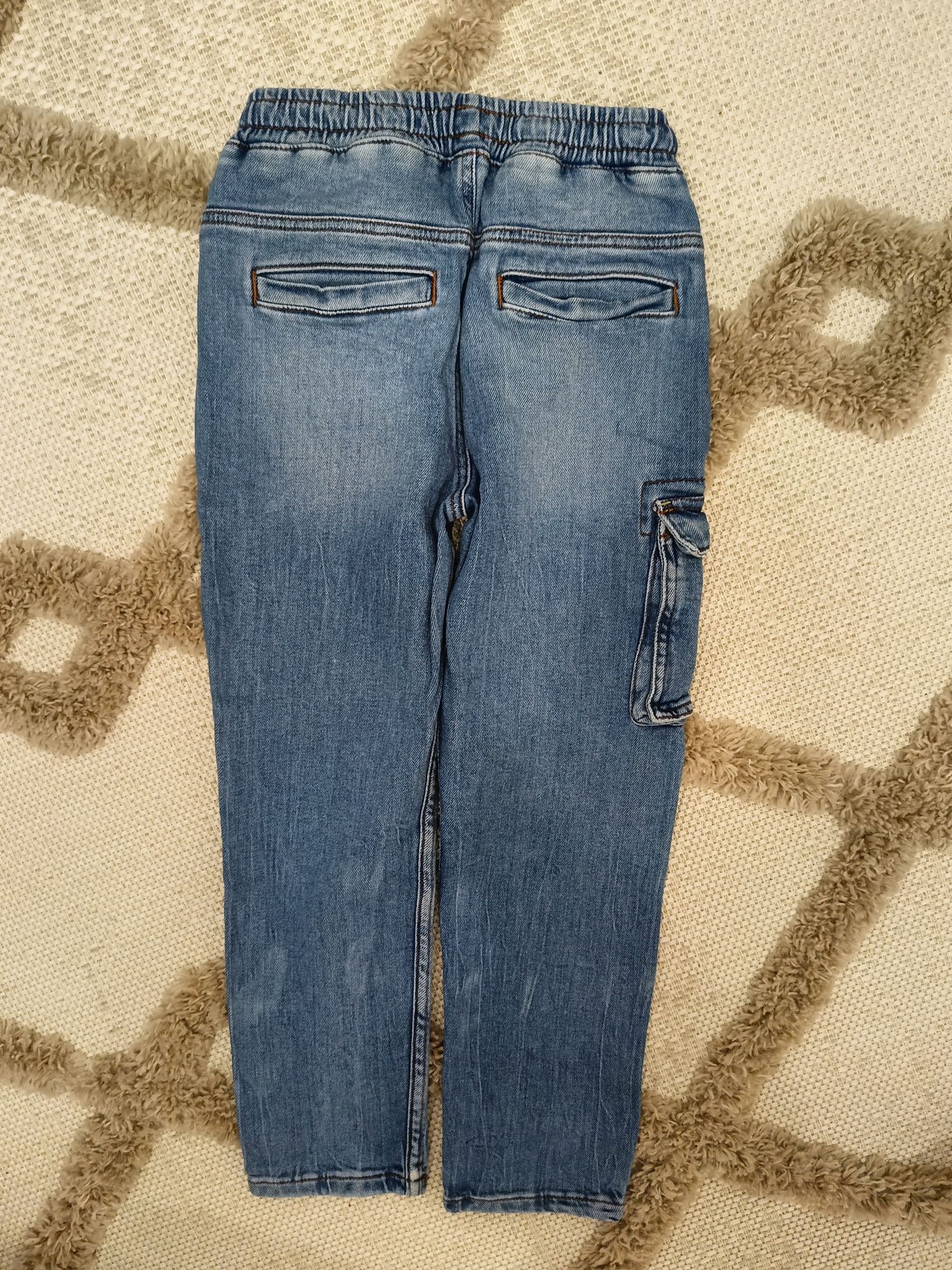 Blugi Reserved măr. 128-134