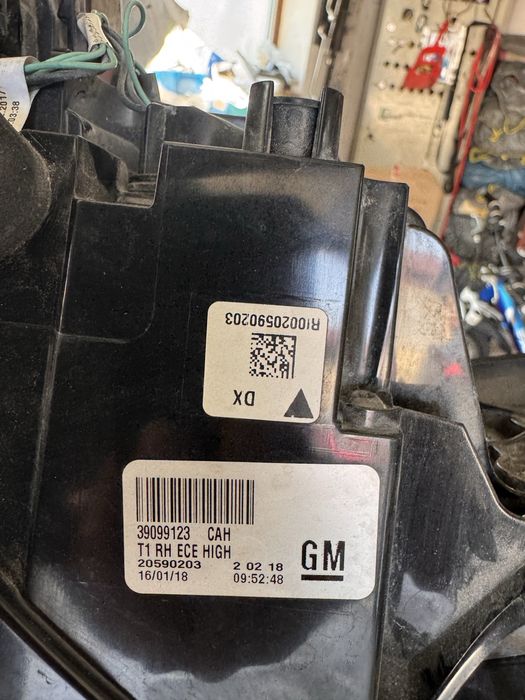 Stop dreapta insignia B aripa 2018