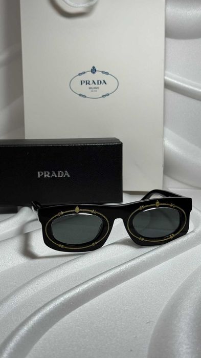 Дамски слънчеви очила Prada Lux