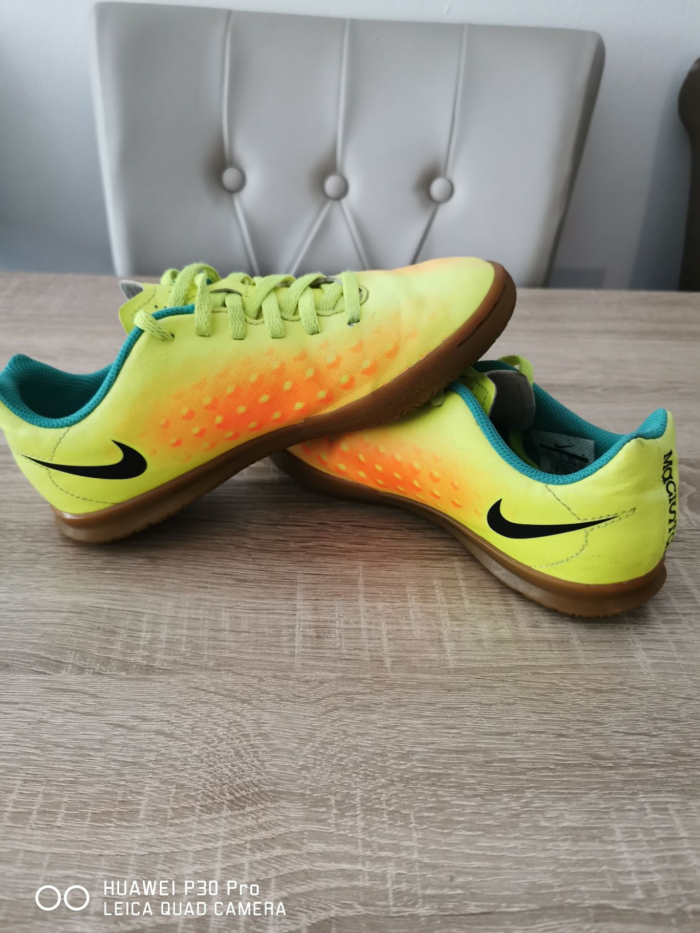 Ghete fotbal sală Nike Magista nr 35.5
