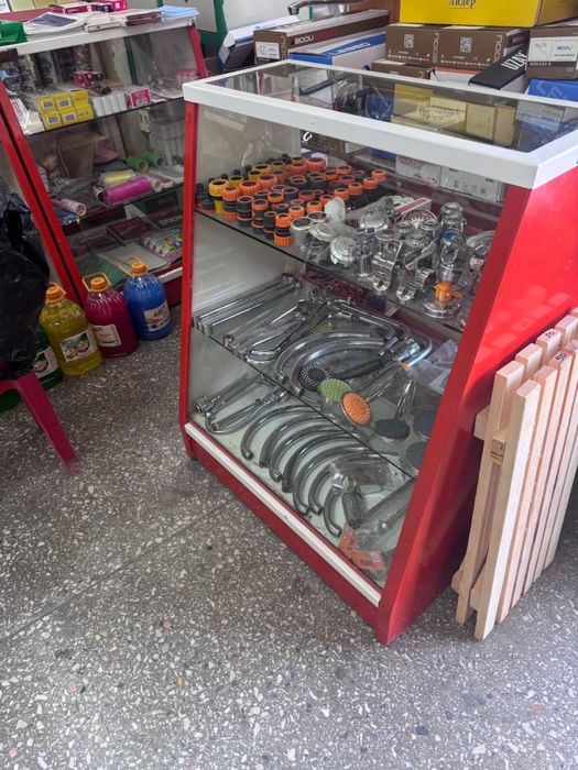 Продам стелаж турецкий  витрину бу ОЙНАЛИ ВИТРИНА, магазин учун б/у