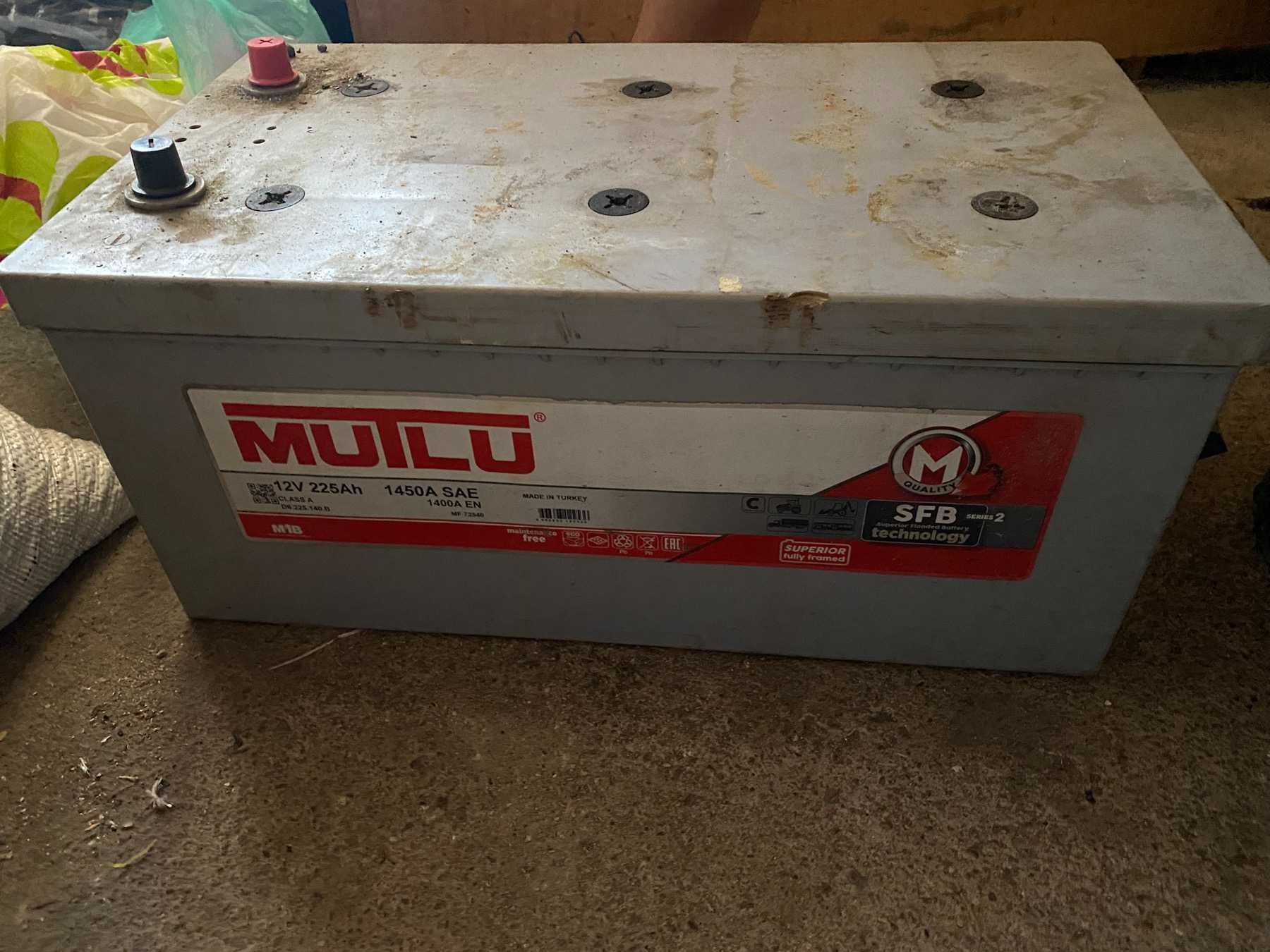 Акумулатори за камион Mutlu 12V 225Ah 1450A SAE 2 броя