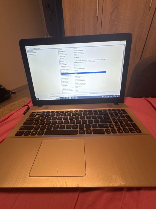 Vand Laptop ASUS x540 -SSD 4,00 gb Ram-Stare (OK)