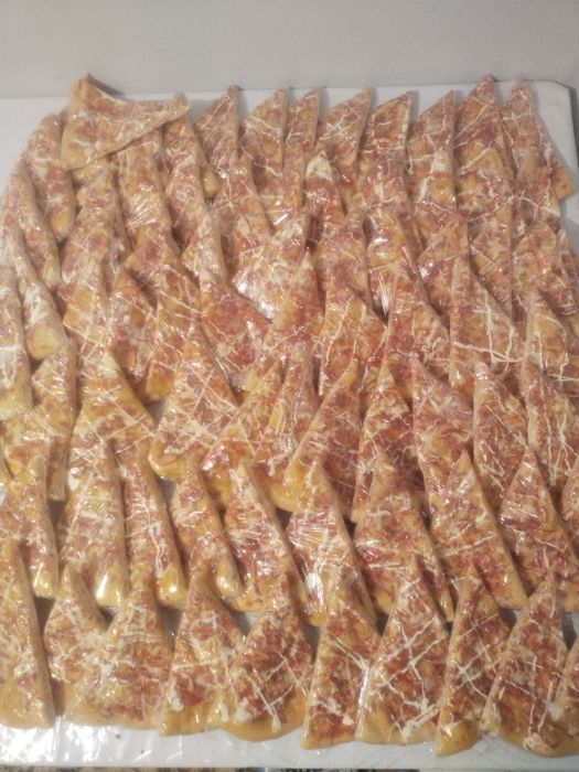 Самса, Пица, Сасиски втести, Сенгвич, Хорндог.