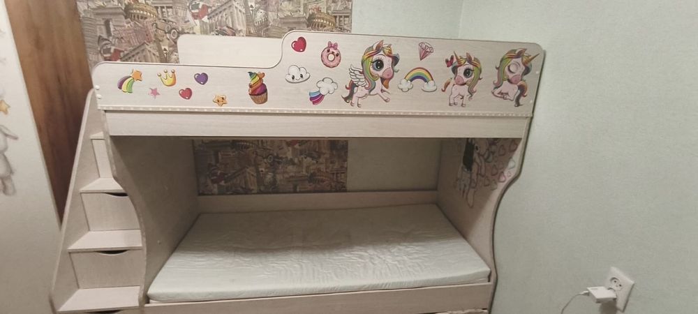 Прдам кровать(Двухъярусную)срочно