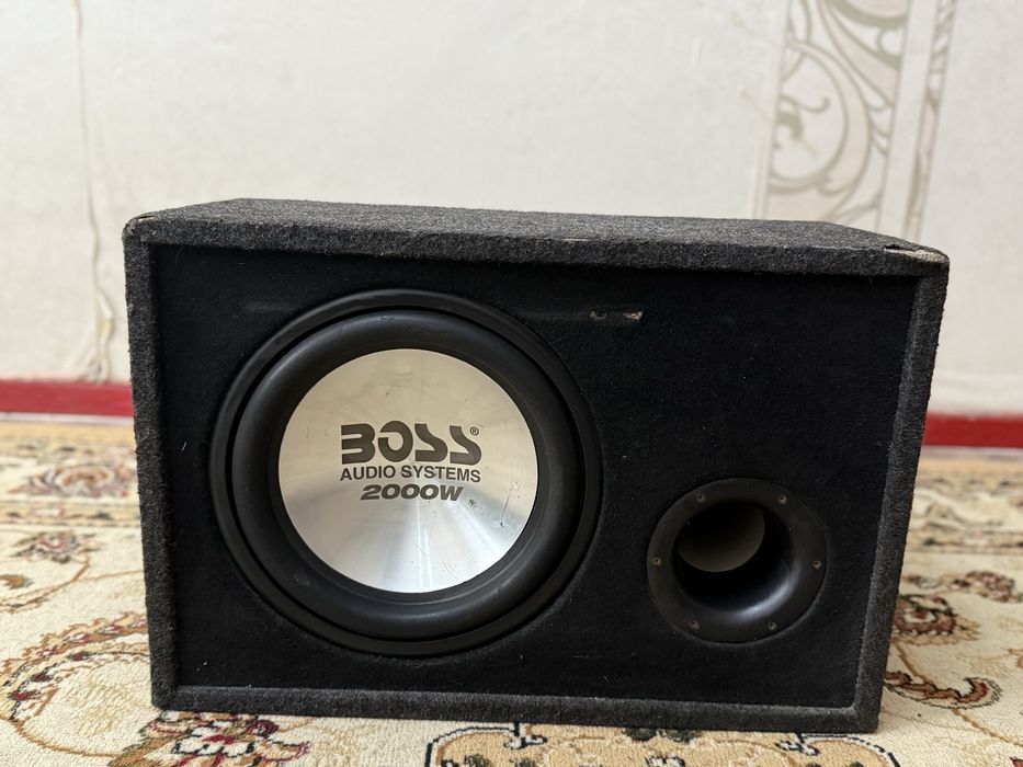 продам сабвуфер в машину