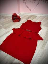 Продавам Червена официална рокля
