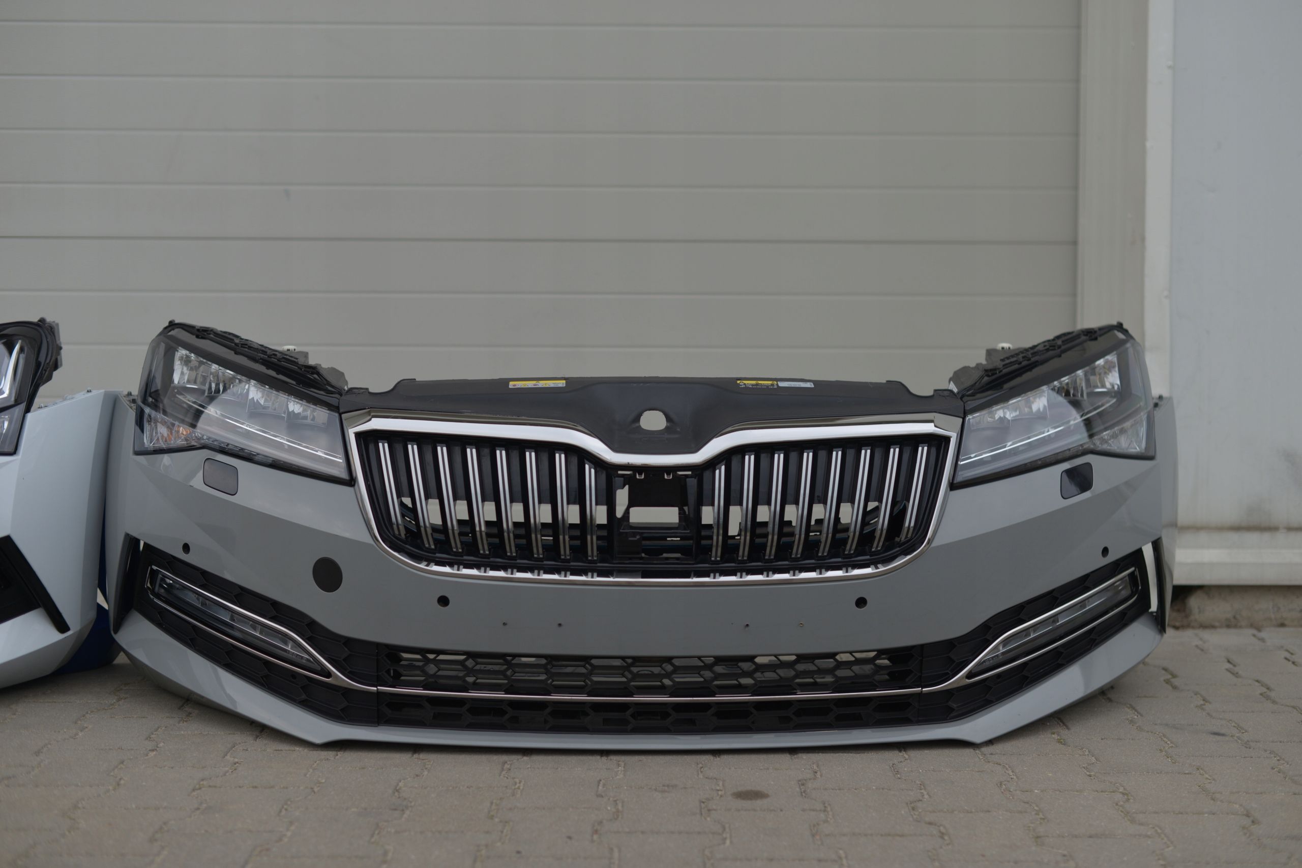 Aripa ,Bara De Protectie ,Capota Xenon Skoda Superb 3 3v Iii