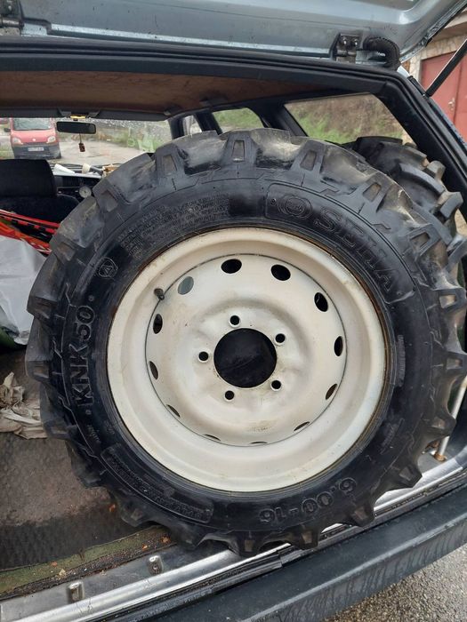 Гуми с джанти почти нови