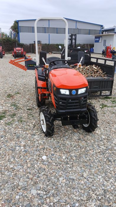 Tractor 25 cp 4x4 motor 4 pistoane