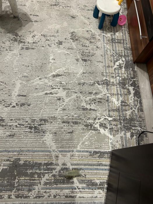 Ковёр в хорошем состоянии