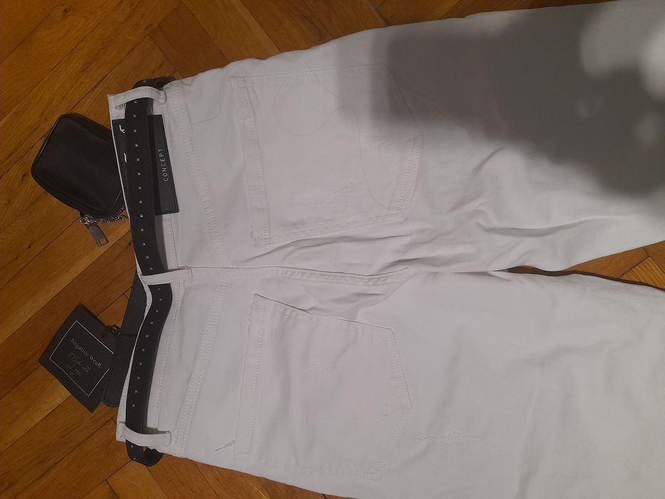 Блуза и дънки на   Negative