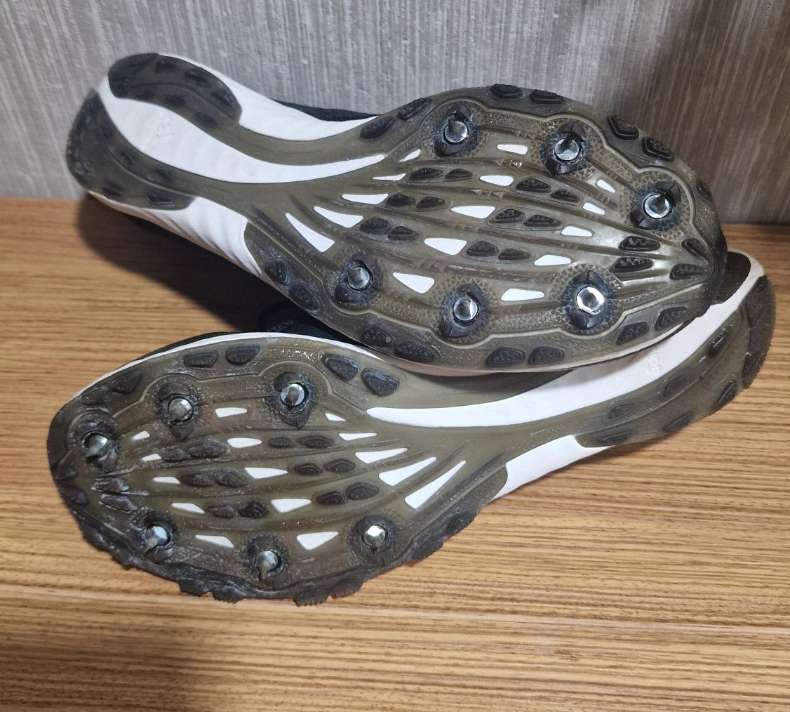 Шпайкове Adidas, н-р 36,5 за лека атлетика.