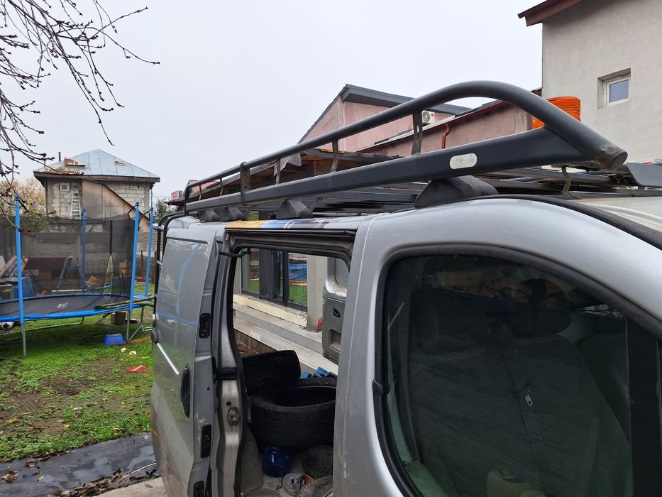 Vând portbagaj,scara si girofar Opel Vivaro