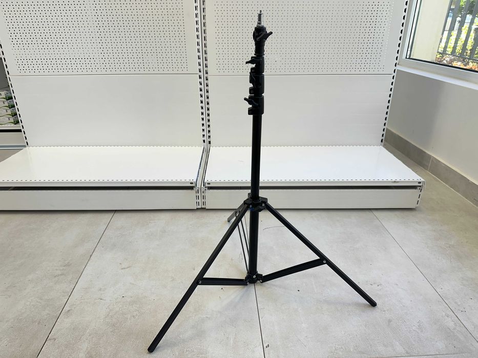 Алуминиев статив за монтаж на фотографско осветление Kaiser AutoFold S