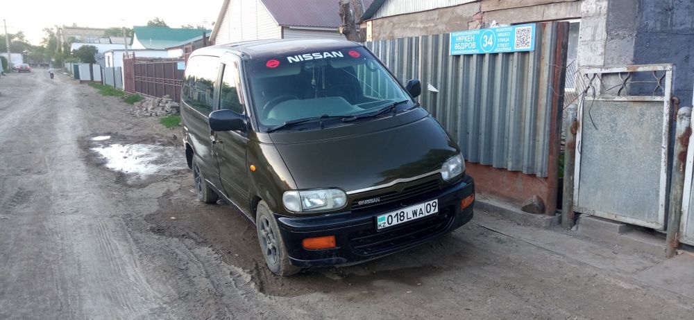 Ниссан Серена с23