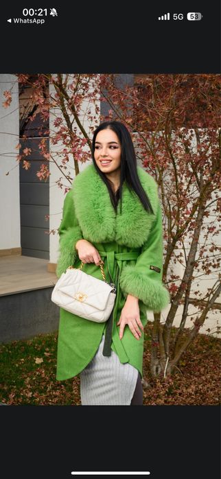 Vand palton din lana de alpaca cu vulpe naturala la 800 lei