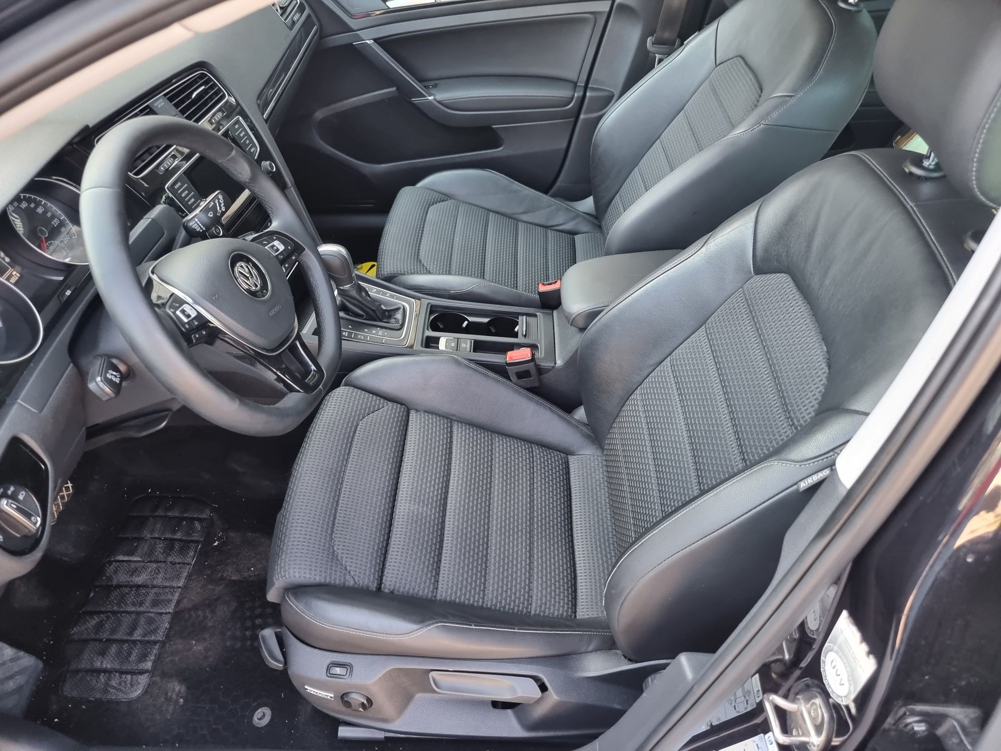 Interior / scaune golf 7 cu masaj si incalzire