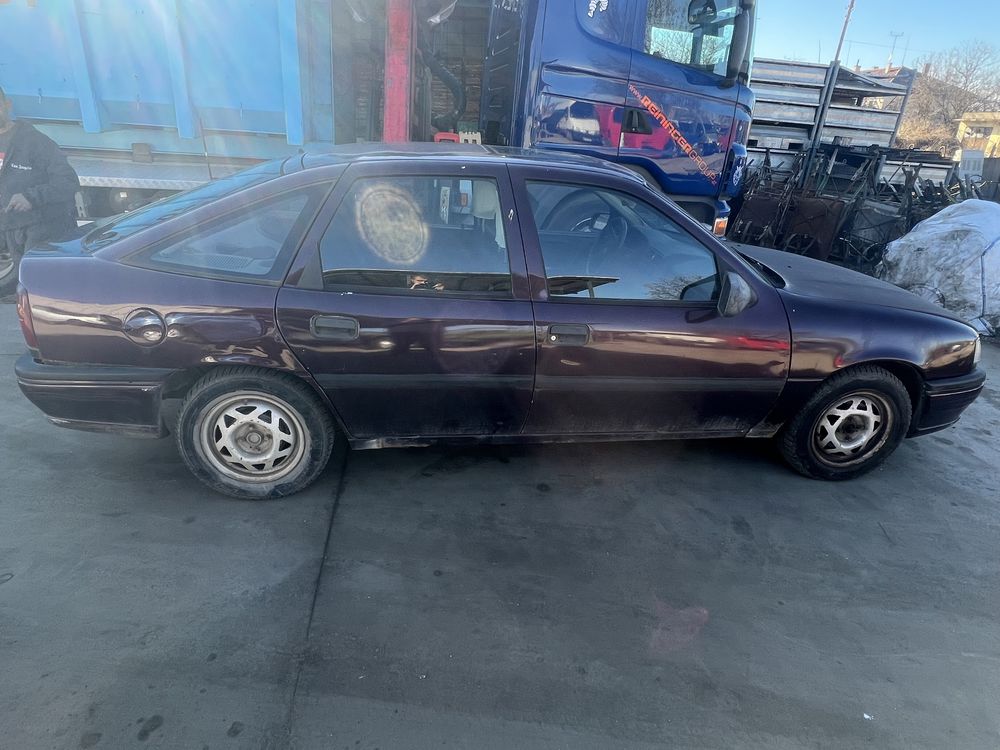 Opel Vectra A 1.7 дизел НА ЧАСТИ