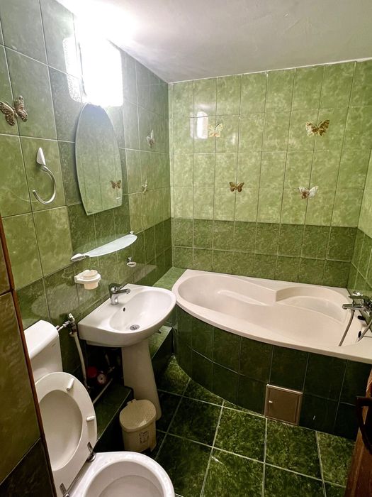 Regim hotelier, apartament cu 4 camere, decomandat, parter