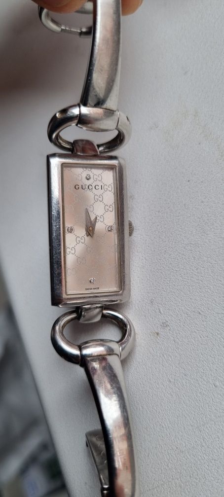 Ceas dama Gucci cu diamante