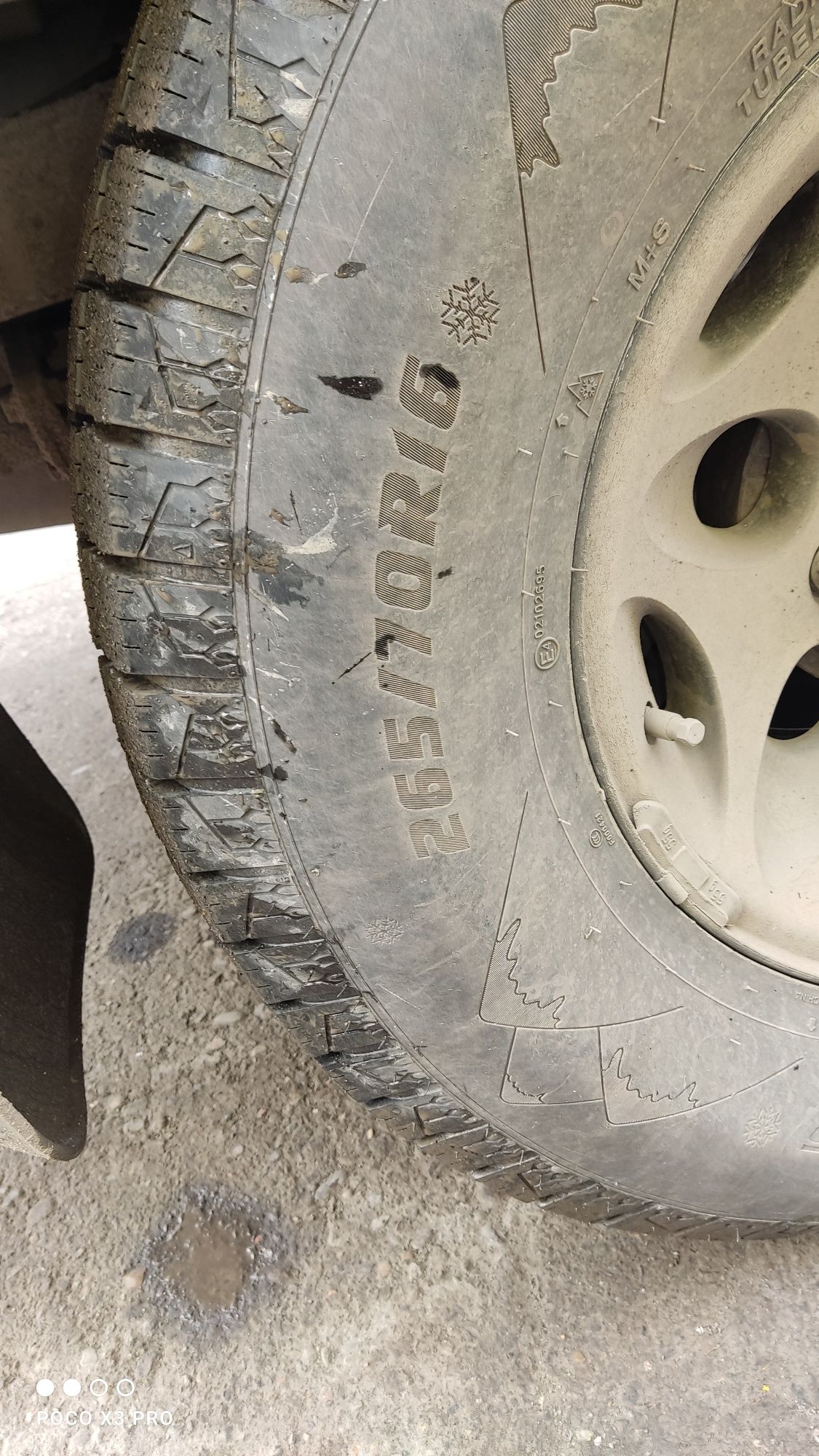 Шины 265/70 R16.