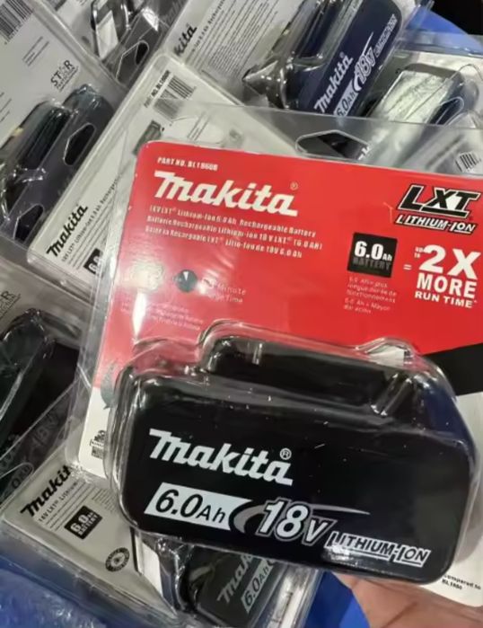 2 Acumulatori semiprofesionali Makita de 6 Ah,18 V ,sigilati în plast