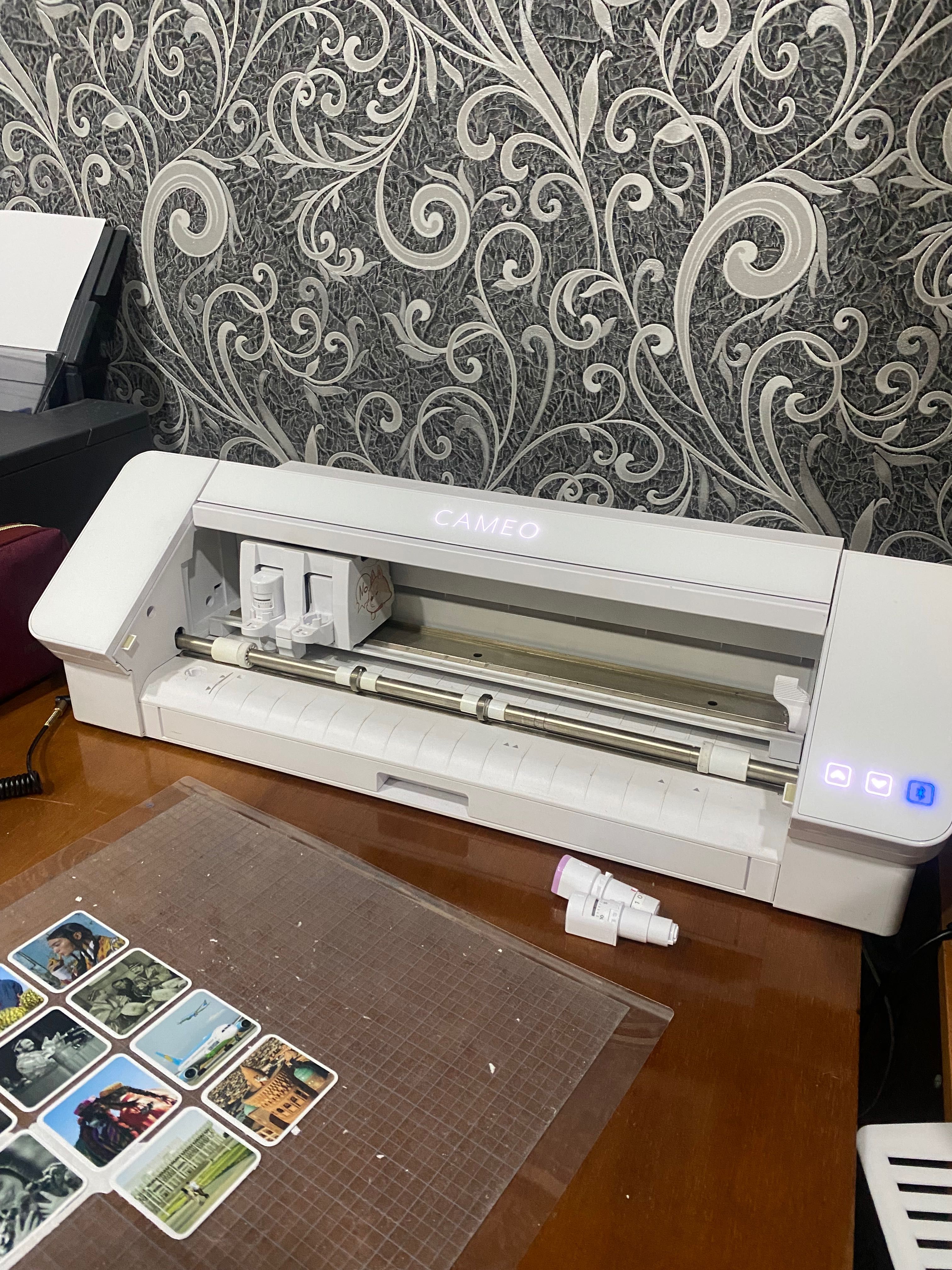 Silhouette Cameo 4 в хорошем стостоянии