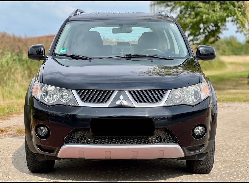 Outlander 2.0 DI-D | 4x4 | 107.000 km | 1 proprietar Germania