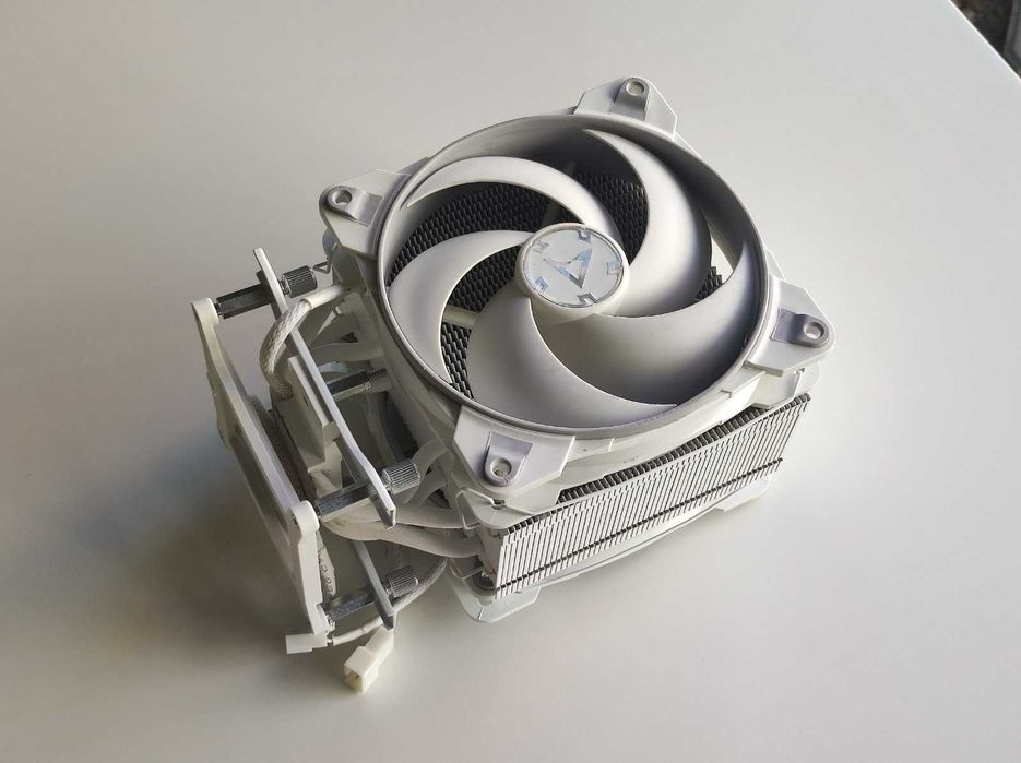 Охлаждане ARCTIC Freezer 34 eSports DUO