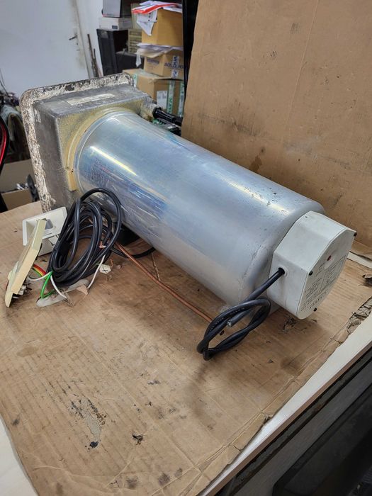 Газов бойлер каравана кемпер Carver Cascade газ 220V