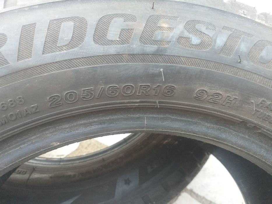 Гуми два броя 205/60/16