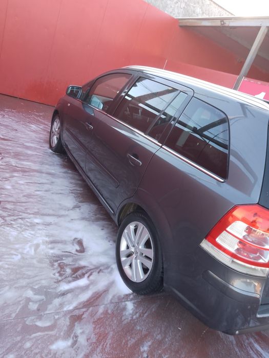 Opel Zafira 7 locuri
