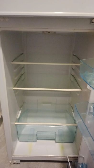 Холодильник в хорошем состоянии, отлично морозит