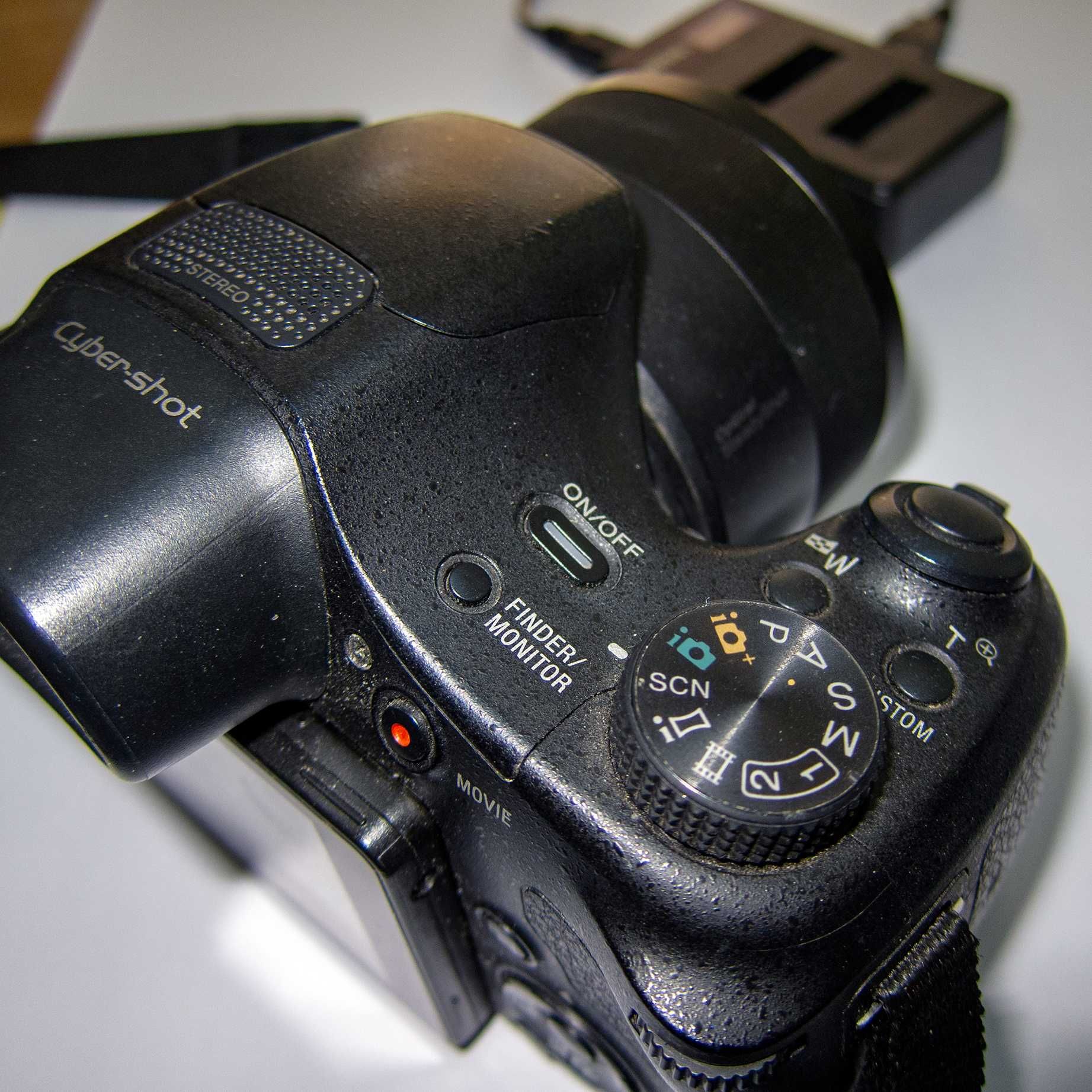 Sony Cyber-shot DSC-HX350 20.4 MP Carl Zeiss Vario Sonnar T* 24-1200mm