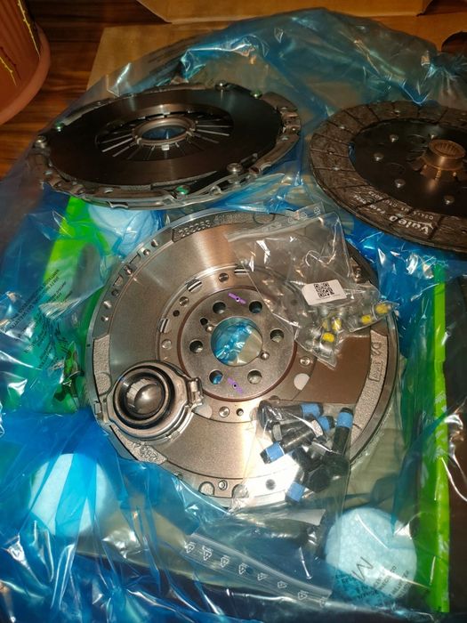 Vând ambreiaj cu volanta masa dubla Alfa Romeo 145/146/147/156/166 1.9