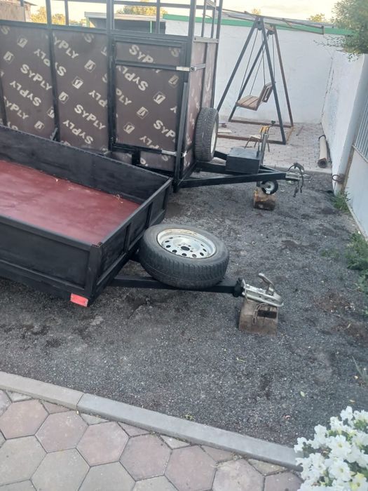 Продается коневозка и прицеп